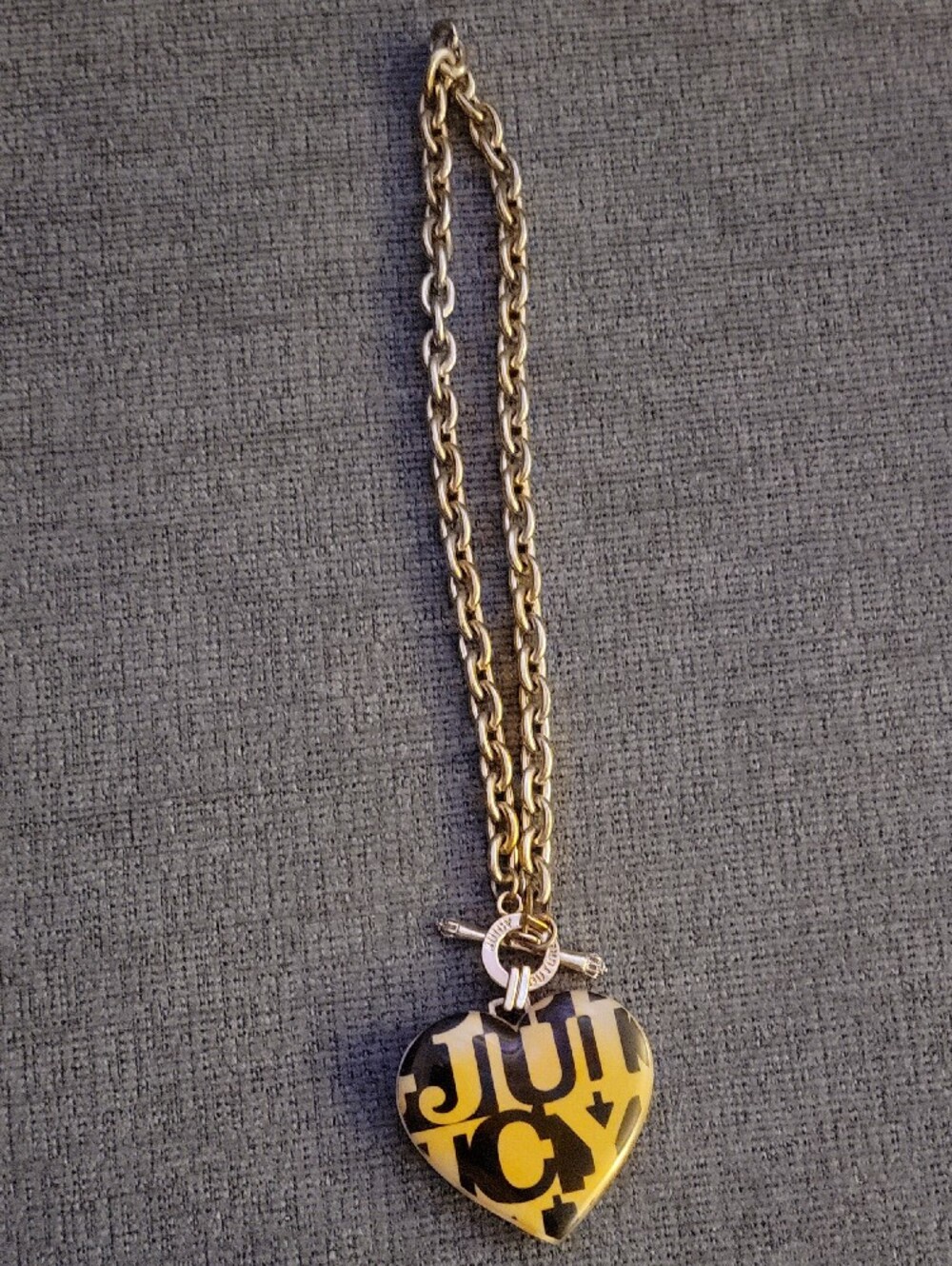 Vintage Juicy Couture Toggle Chain Necklace with Double Sided Heart Pendant - Picture 2 of 8